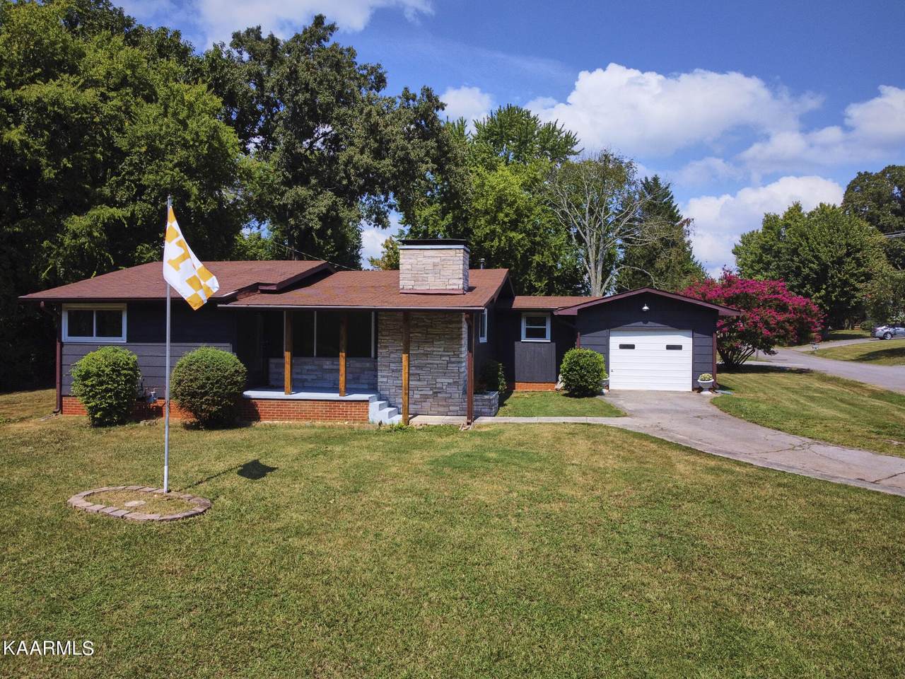 2805 Patrick Ave - Photo 1
