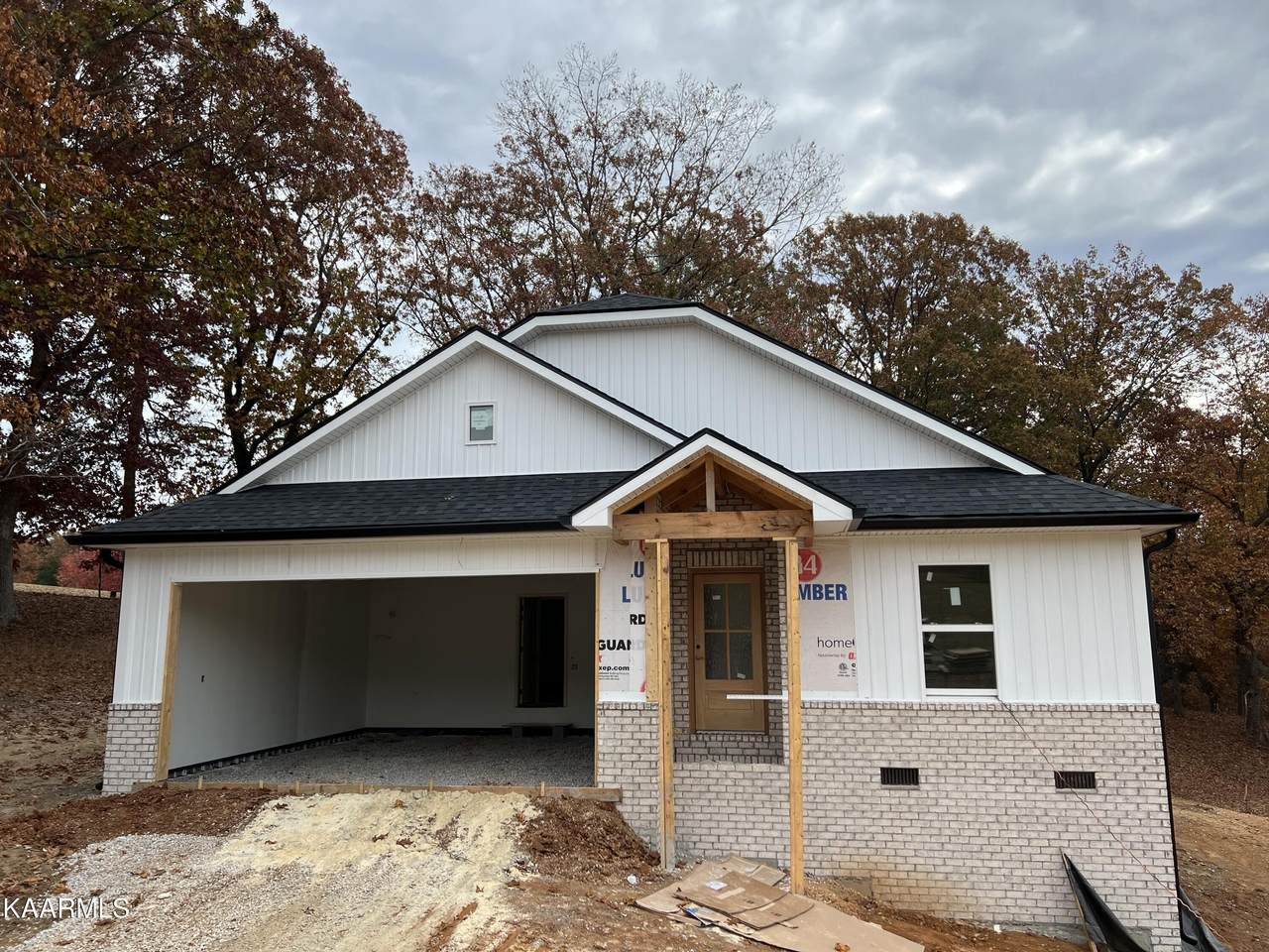 4751 Chesney Meadows Drive - Photo 1