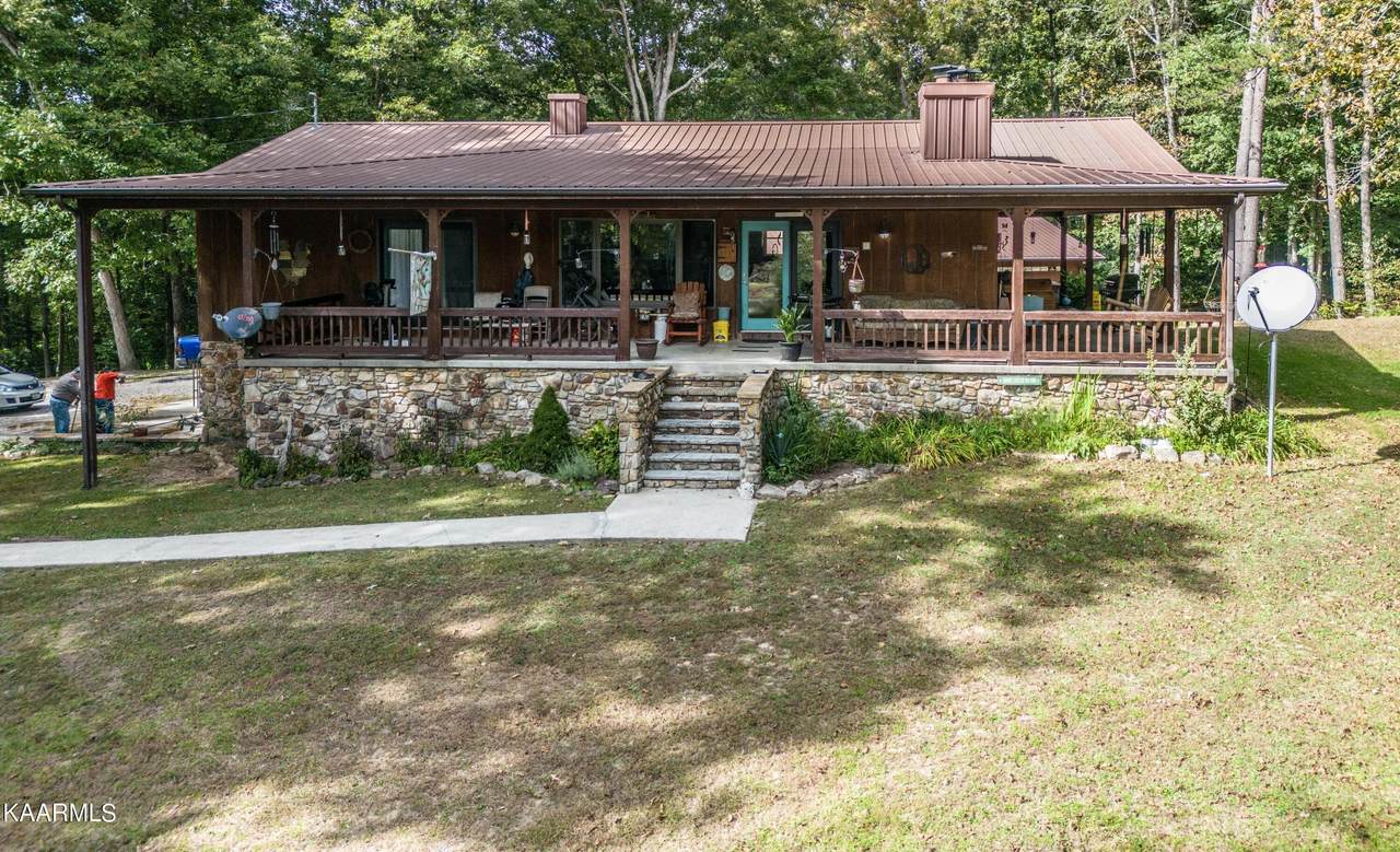 2351 Creston Rd - Photo 1