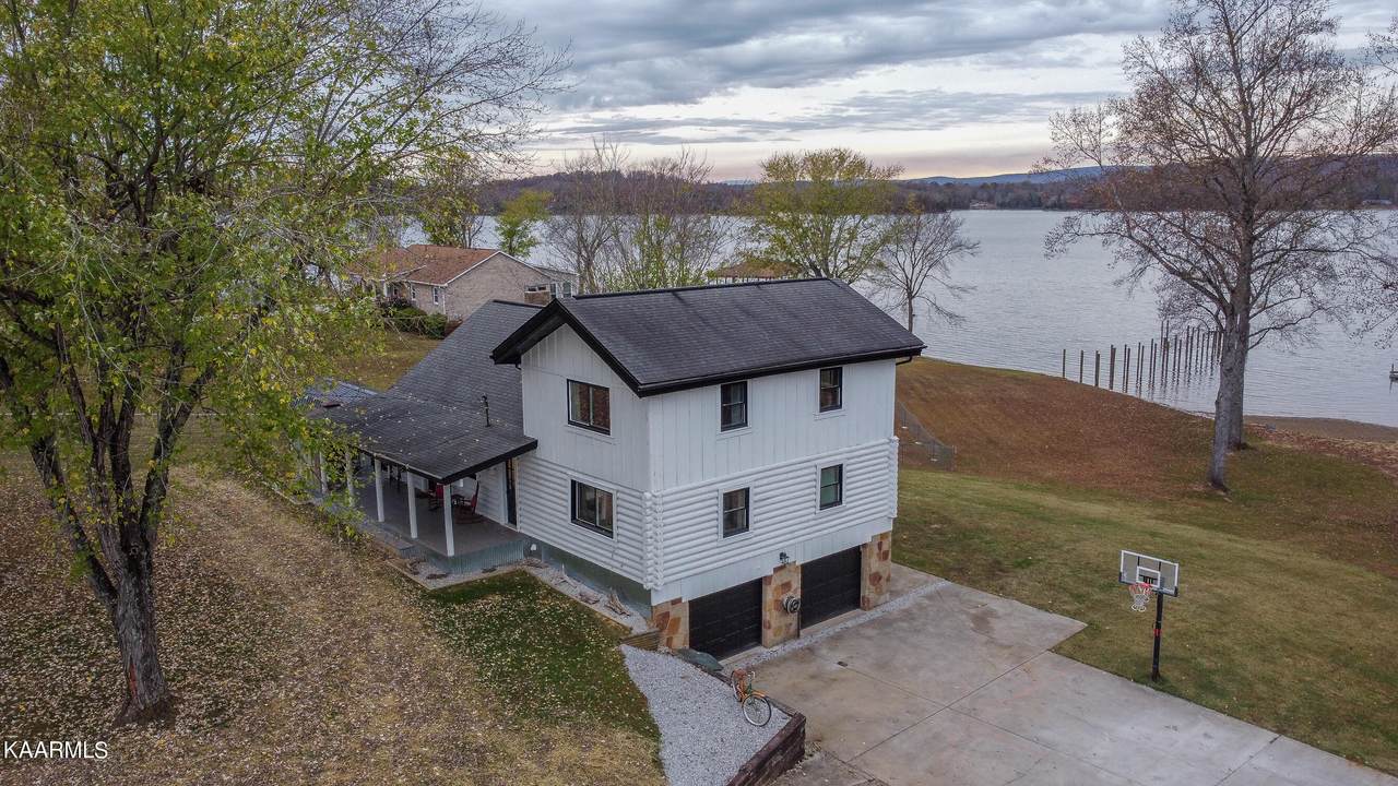 338 Edgelake Drive - Photo 1