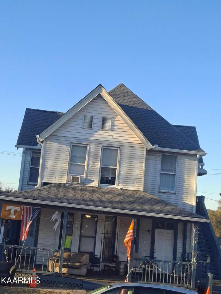 1633 Highland Ave - Photo 1