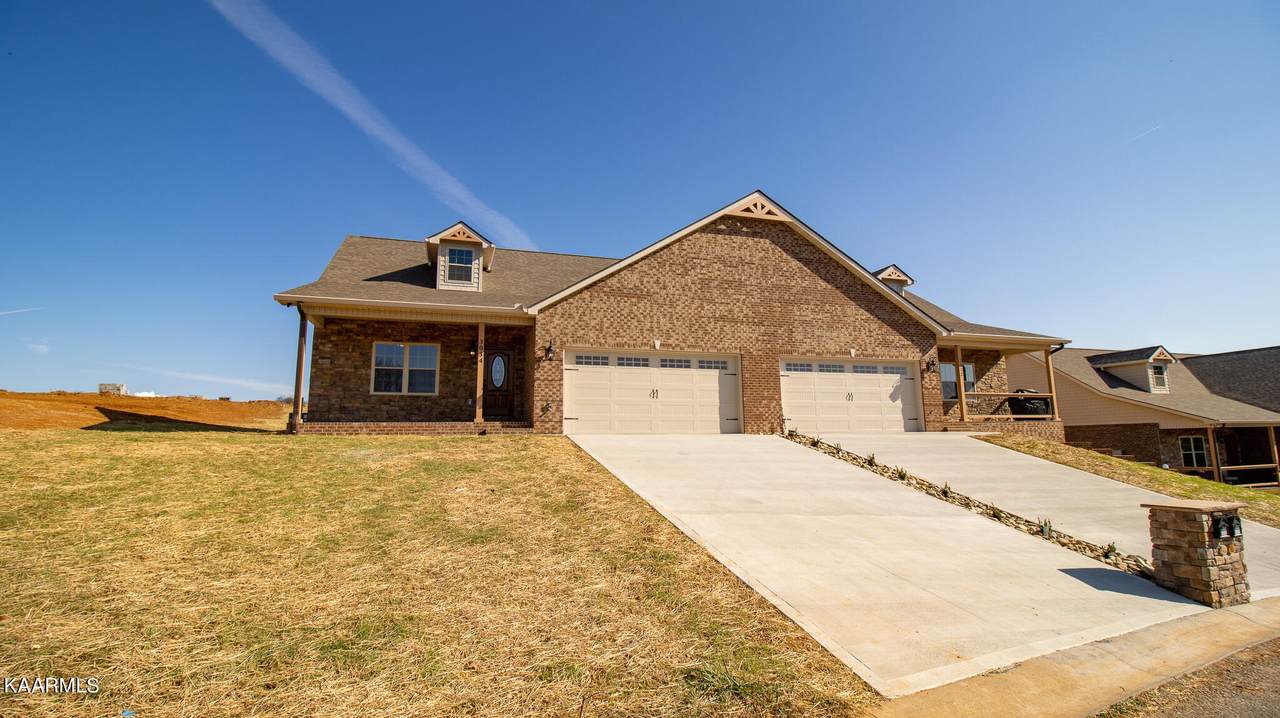 3034 Villas Creekside Dr - Photo 1