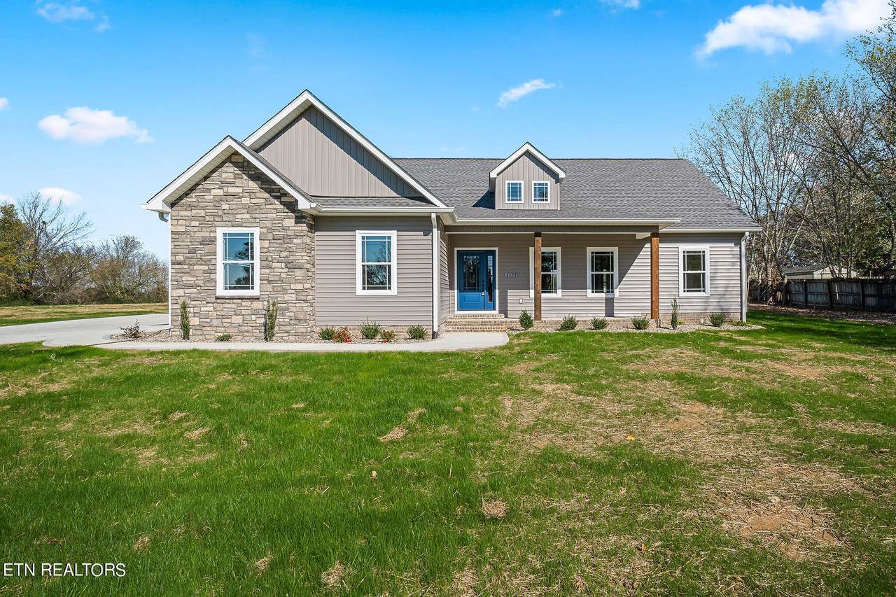 1323 Pippin Rd - Photo 1