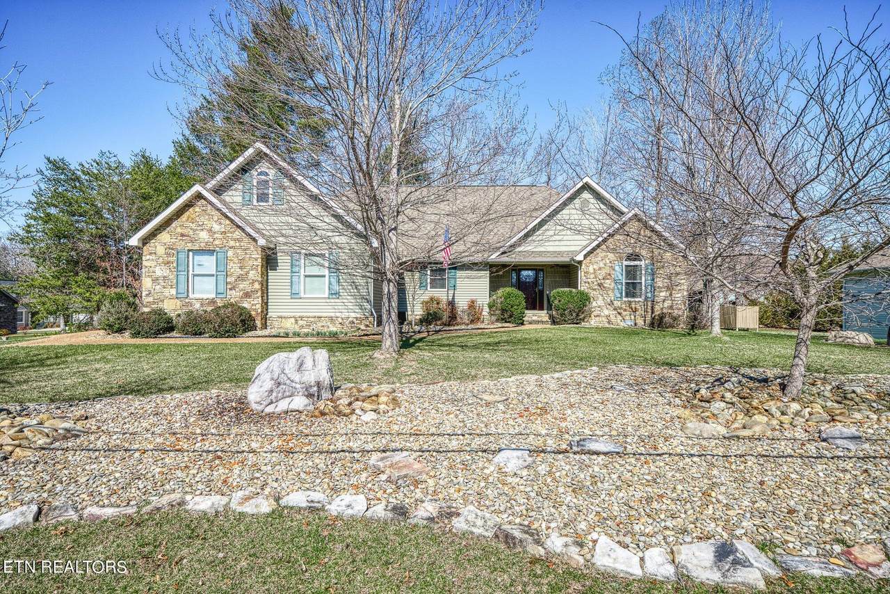 100 Edgemere Drive - Photo 1