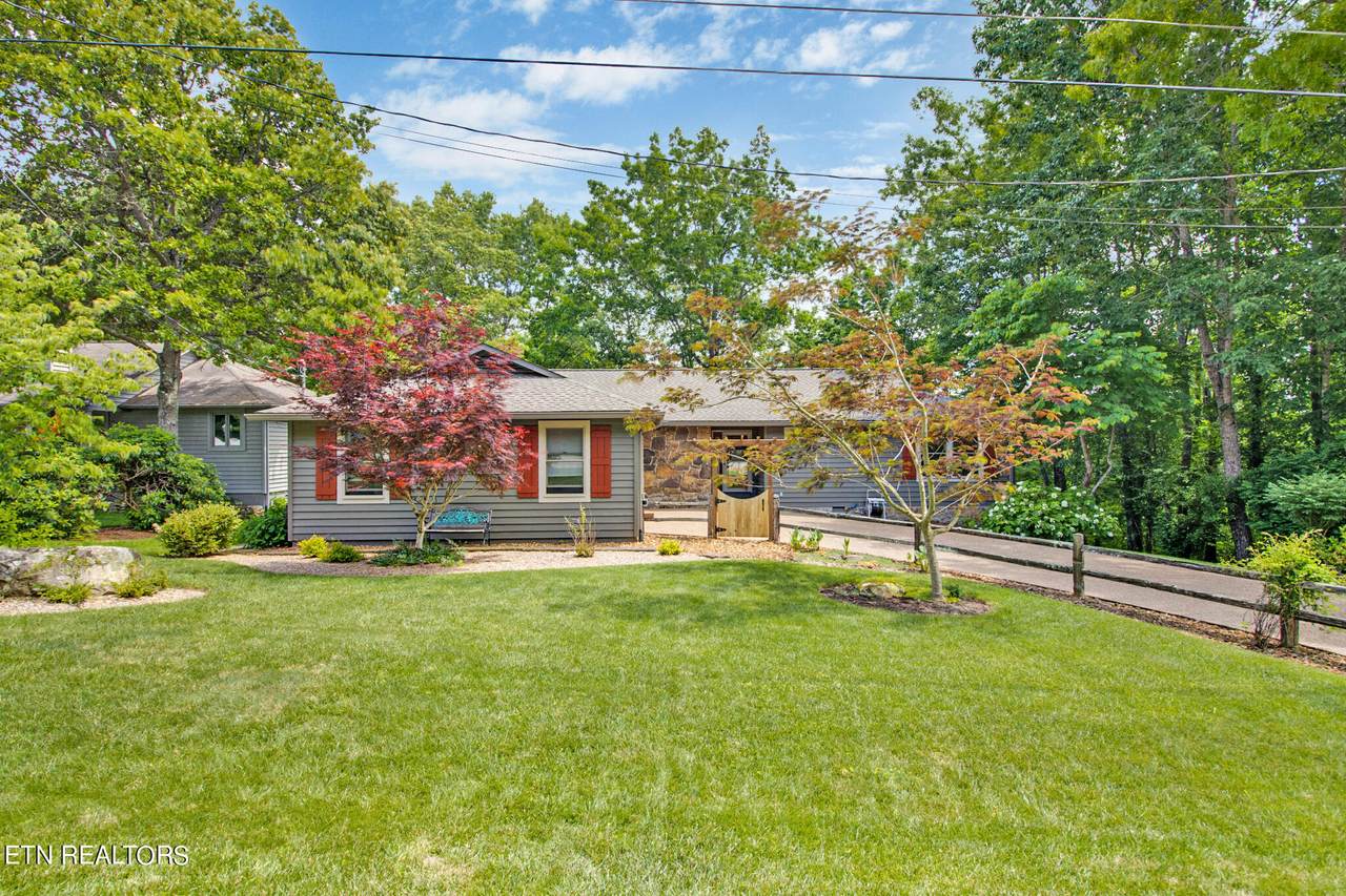 166 Canterbury Drive - Photo 1