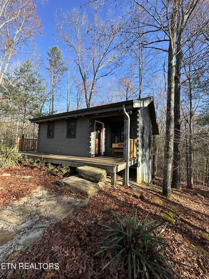 265 Johnson Place - Photo 1