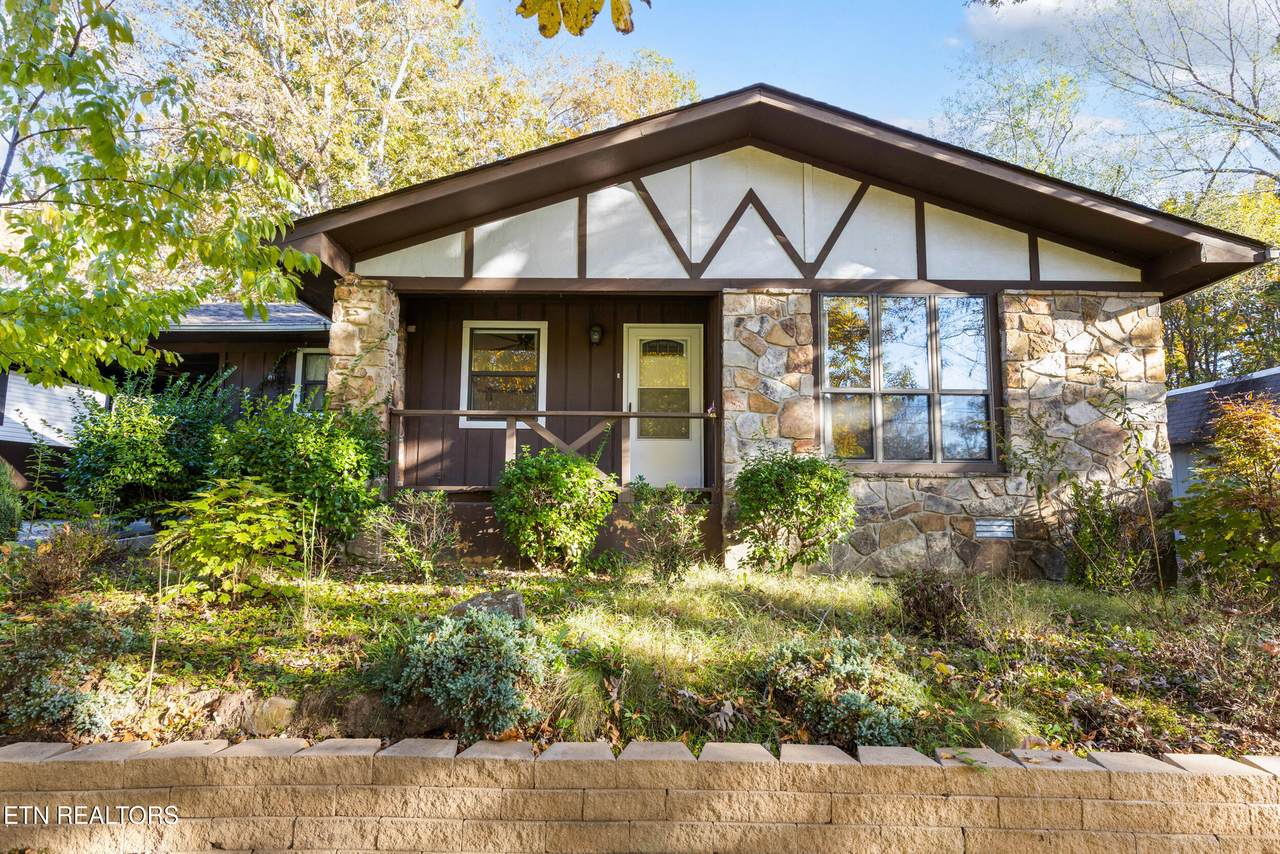 132 Lakeshire Drive - Photo 1