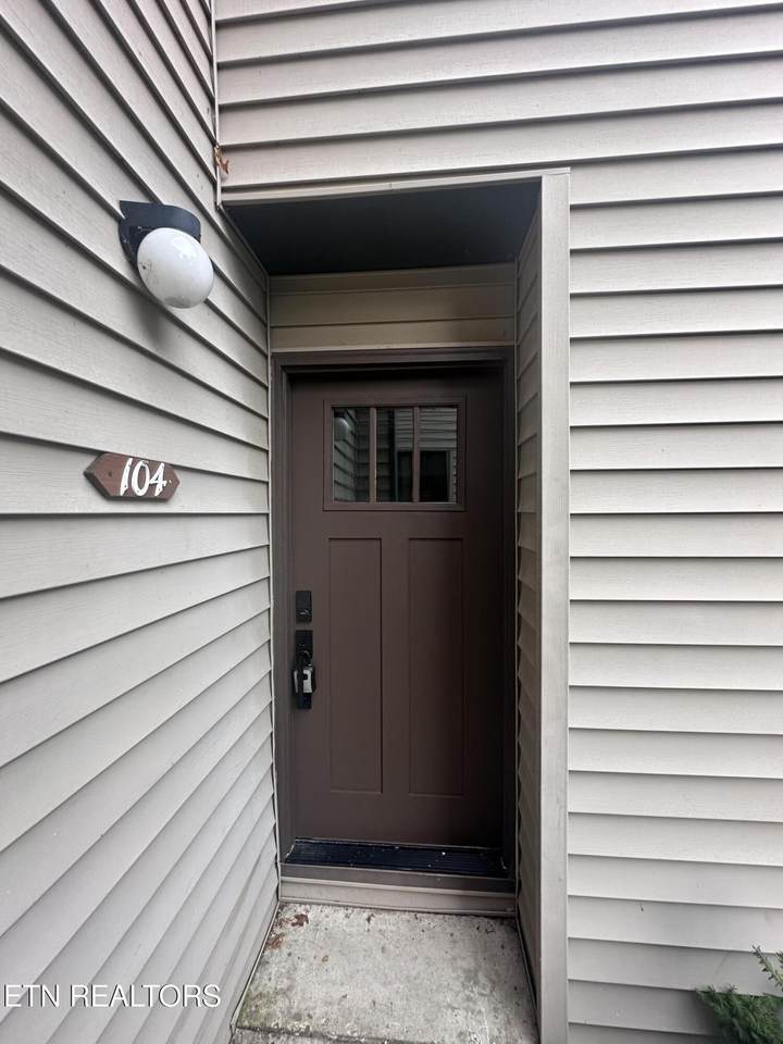6 Lakeshore Court - Photo 1