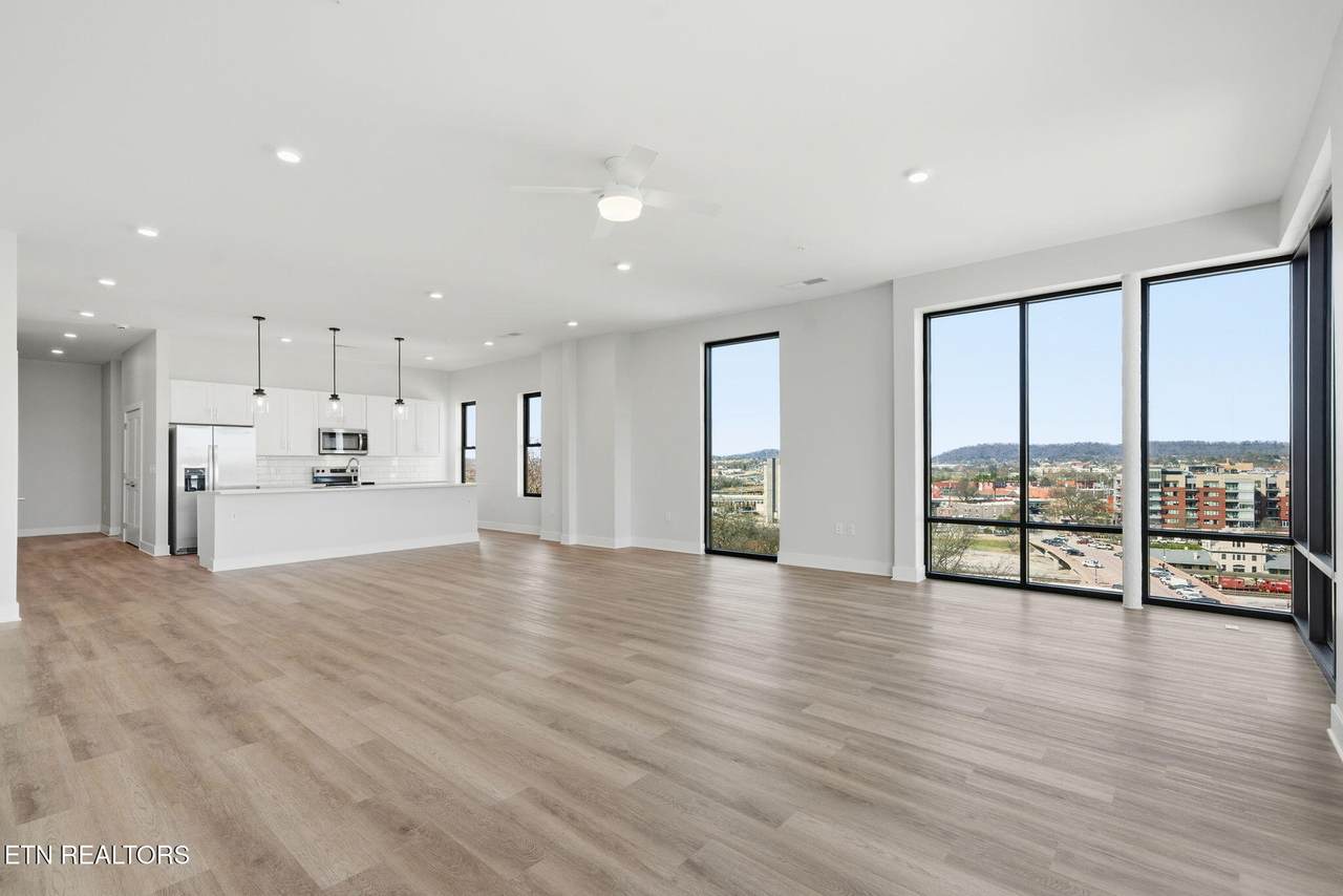 327 Summit Hill Drive - Photo 1