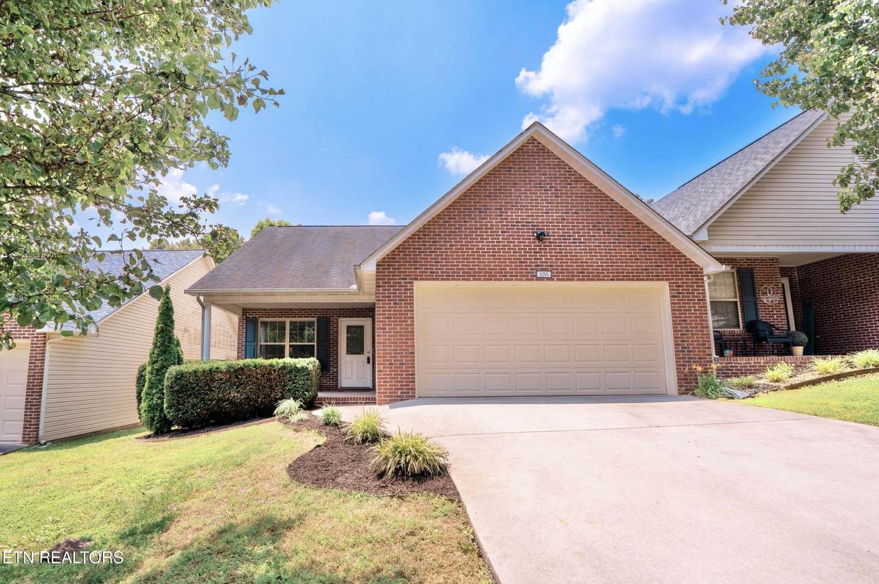 5255 Avery Woods Lane - Photo 1