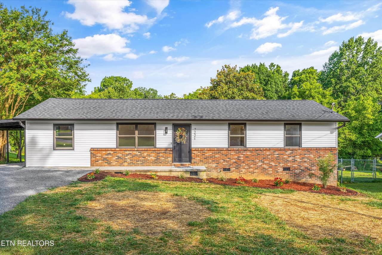 7221 Meadowbrook Circle - Photo 1