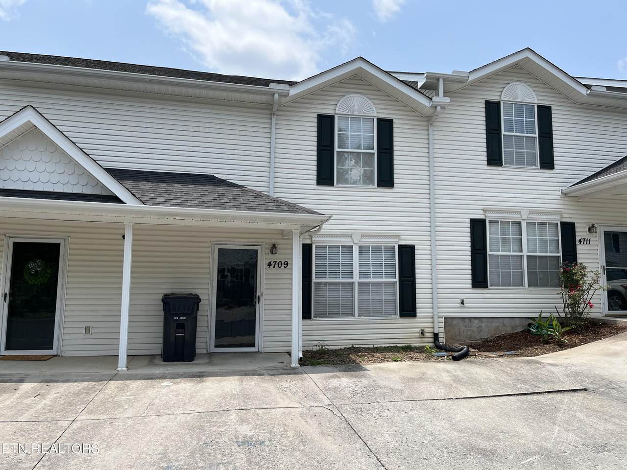 4709 Scepter Way - Photo 1