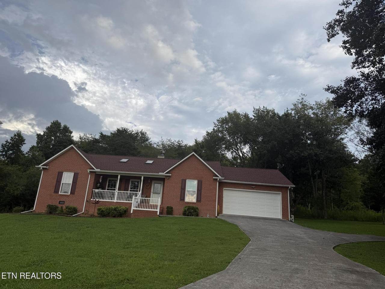 171 Cherokee Circle - Photo 1