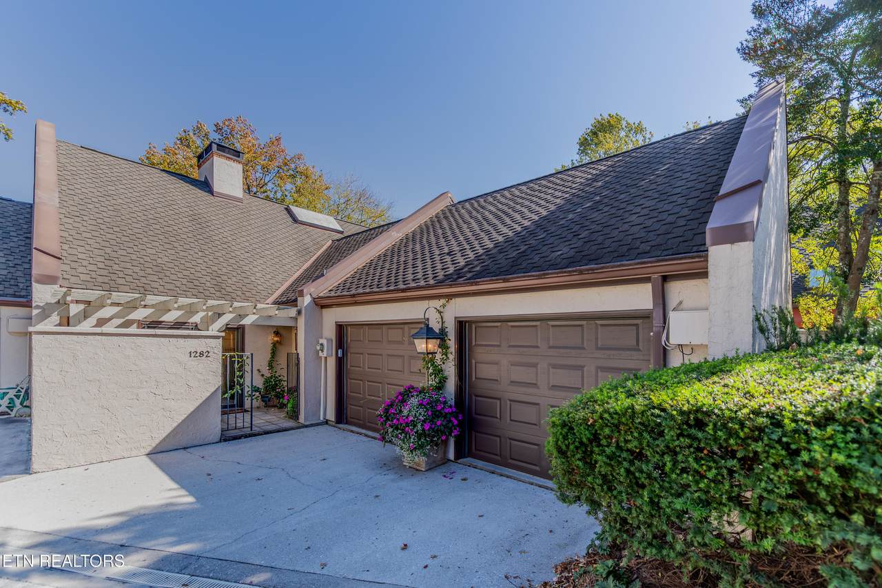 1282 Burgandy Place - Photo 1
