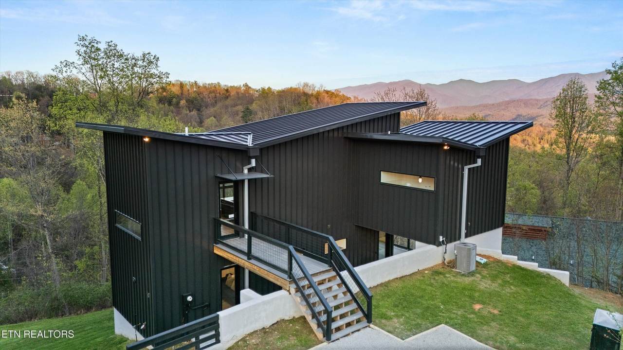 915 Smoky Court - Photo 1