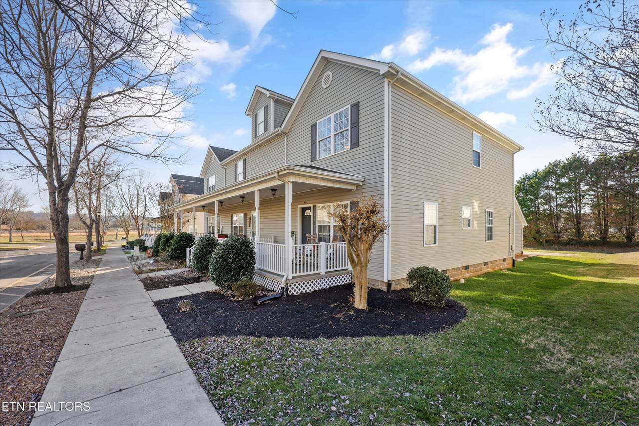 411 Ashbury Circle - Photo 1