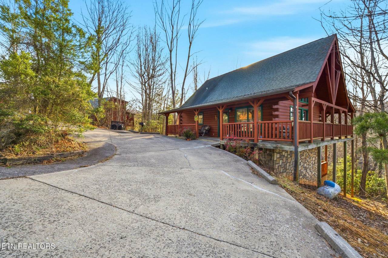 1713 Parkway View Court - Photo 1