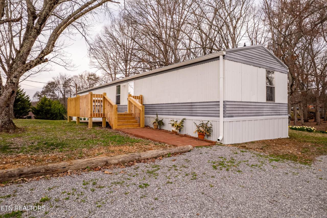 1122 Wooddale Church Rd - Photo 1