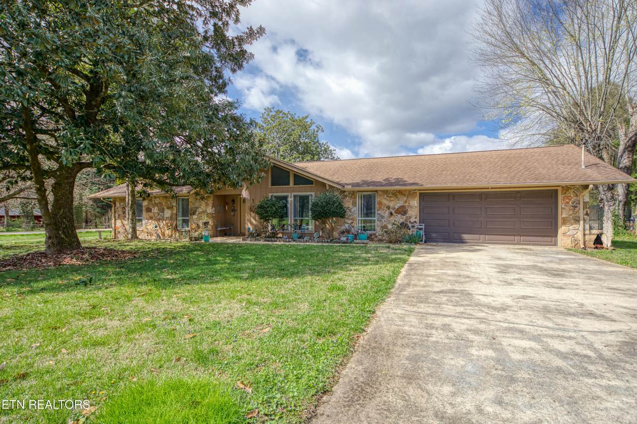 901 Roderick Rd - Photo 1