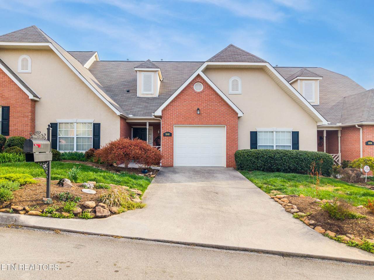5940 Round Hill Lane - Photo 1