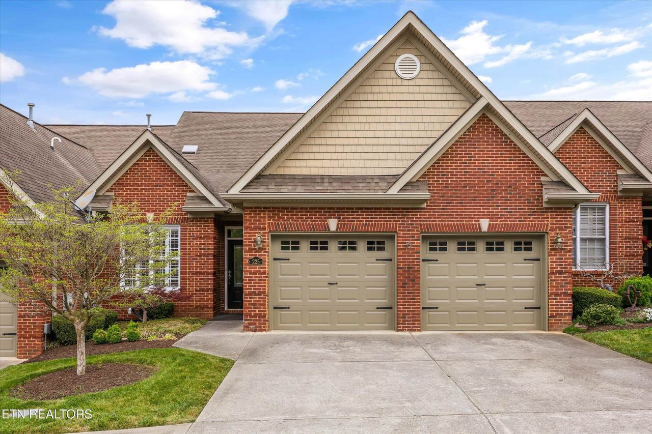 225 Waterford Circle - Photo 1