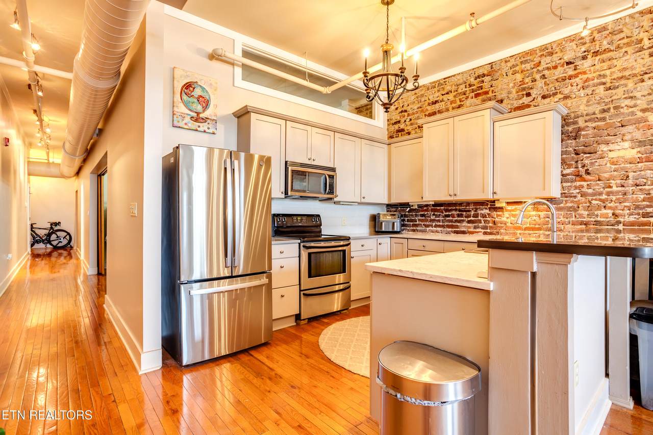 418 Gay St - Photo 1