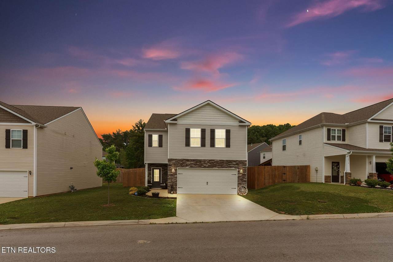 2922 Red Flame Rd - Photo 1