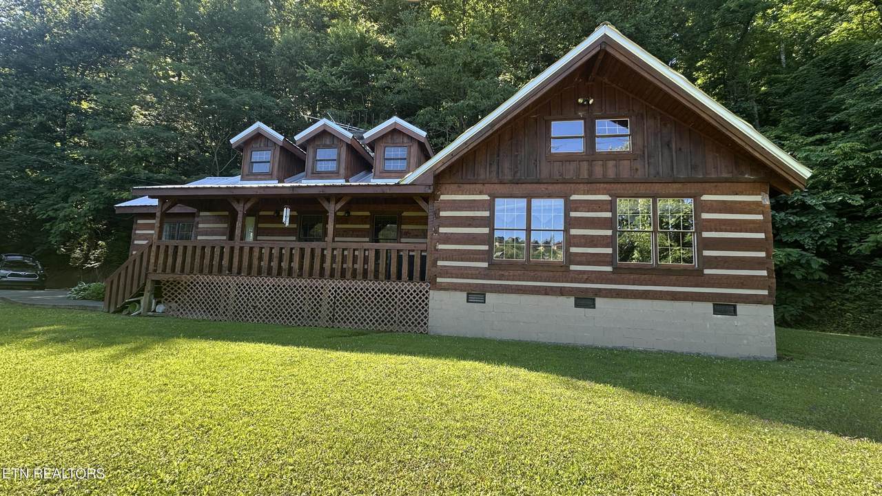 830 Sleepy Hollow Rd - Photo 1