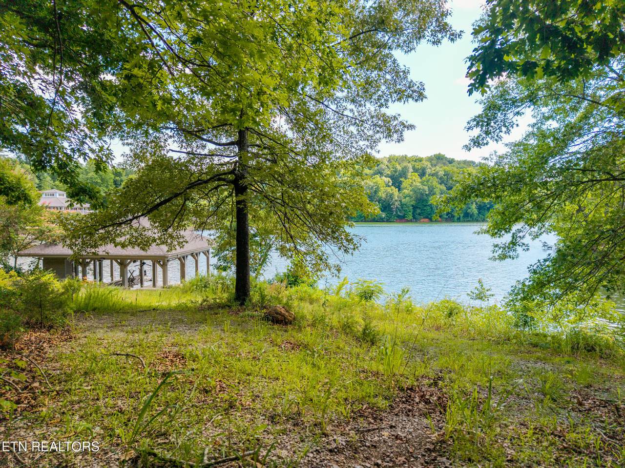 927 Windridge Rd - Photo 1