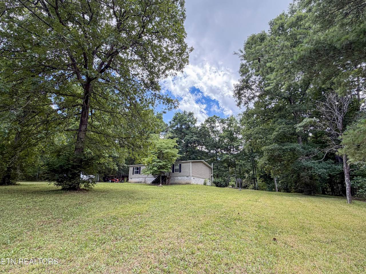 102 Skyline Court - Photo 1