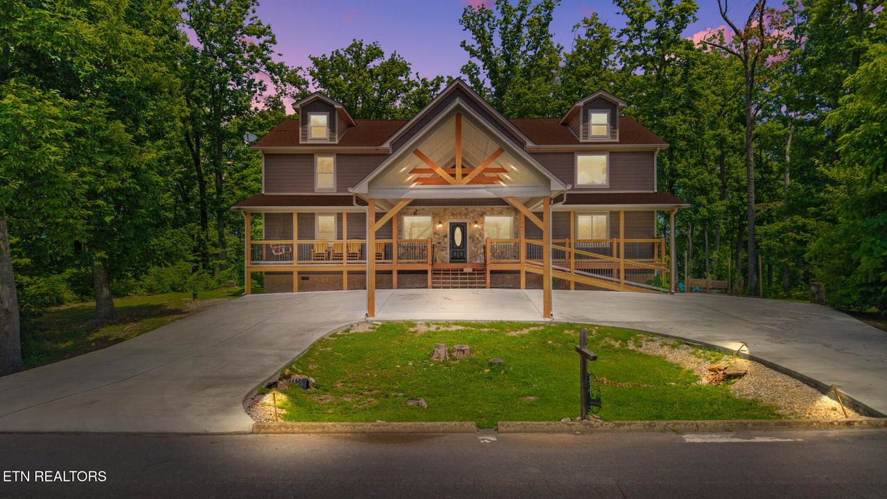 2612 Cloud View Drive - Photo 1