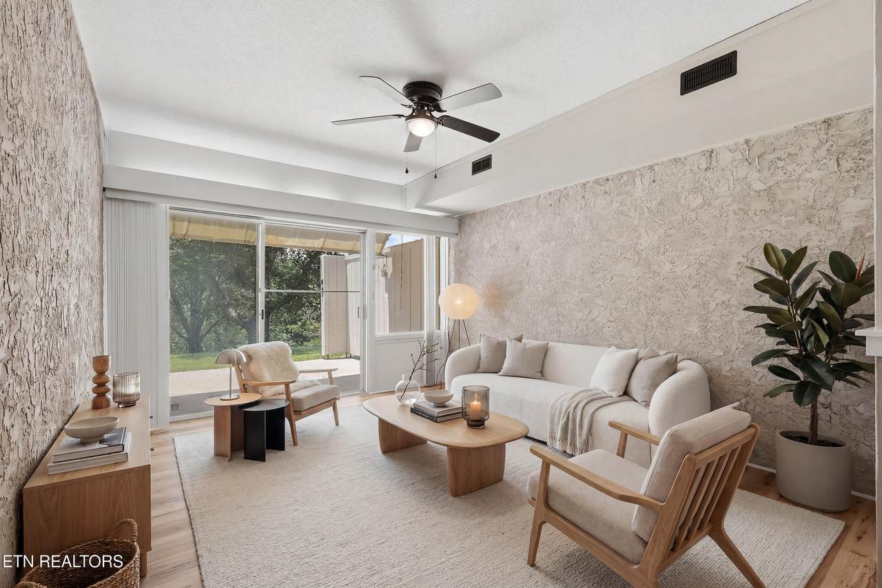 2806 Suncrest Rd - Photo 1