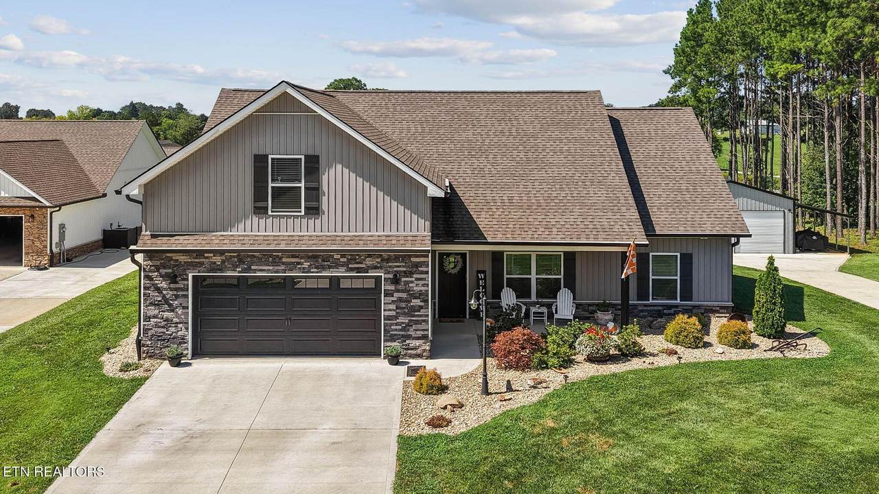 811 Pinebrooke Drive - Photo 1