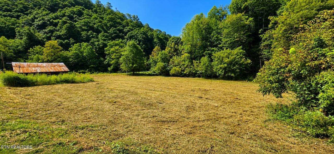 718 Kettle Hollow Rd - Photo 1