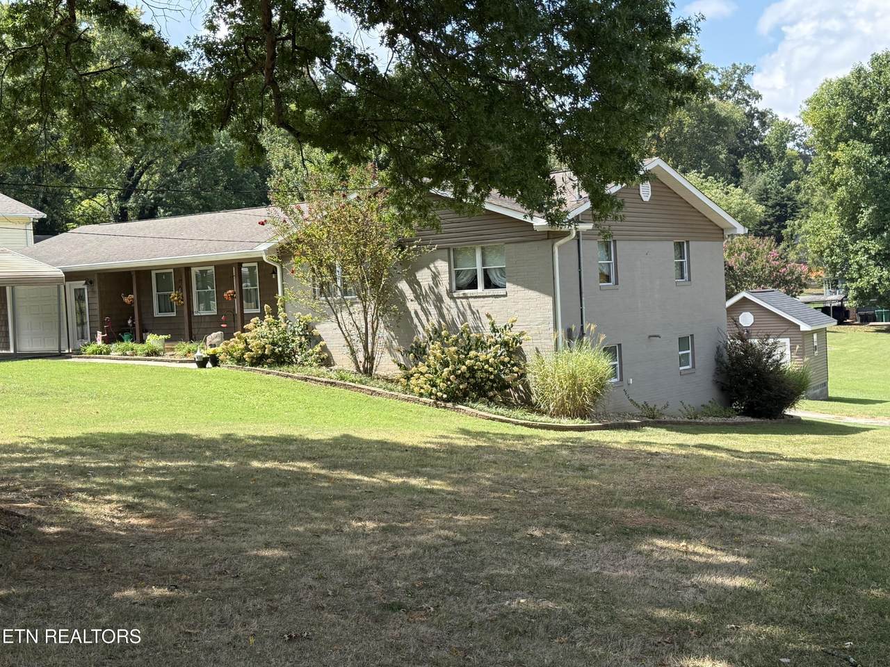 627 Greenwood Drive - Photo 1