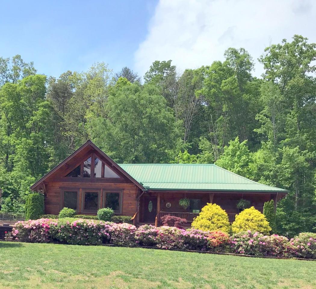 114 Pine Loop Drive - Photo 1