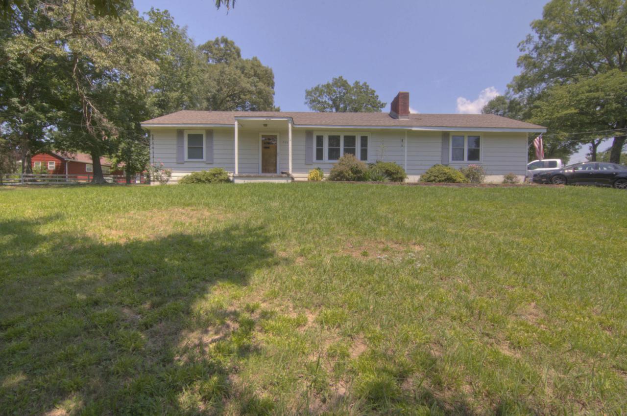 300 Victor Drive - Photo 1