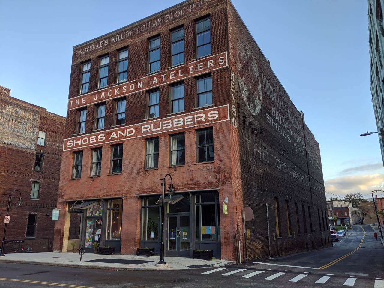 130 Jackson Ave - Photo 1