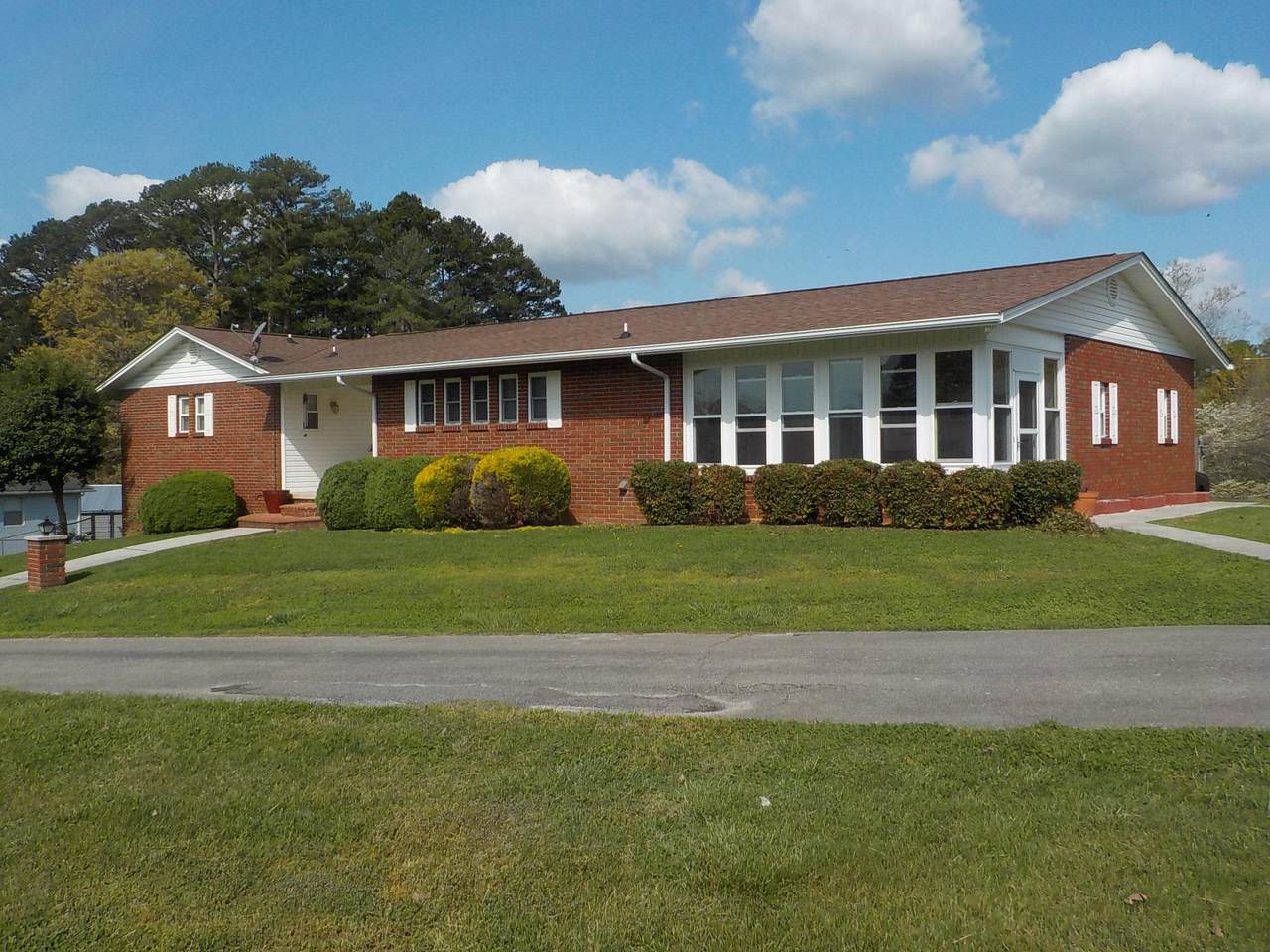 114 Pinecrest Circle - Photo 1