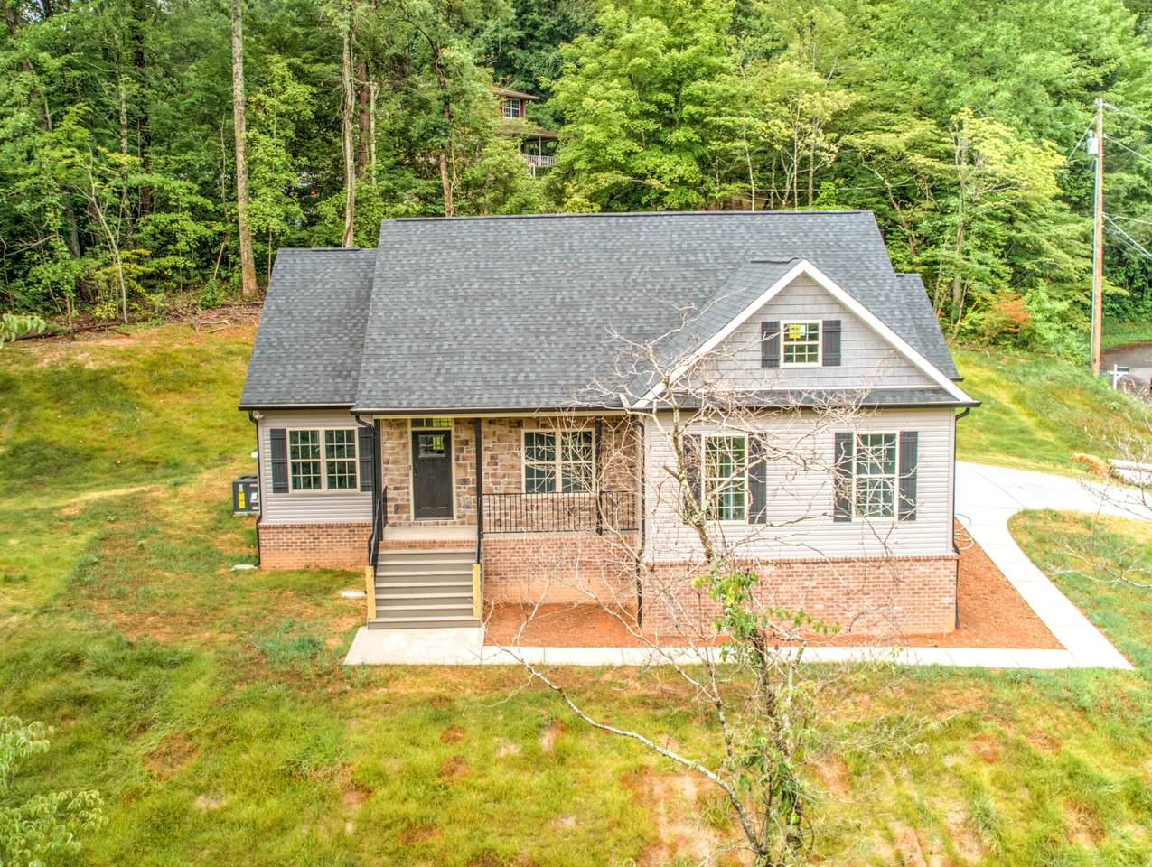 303 Lexington Lane - Photo 1