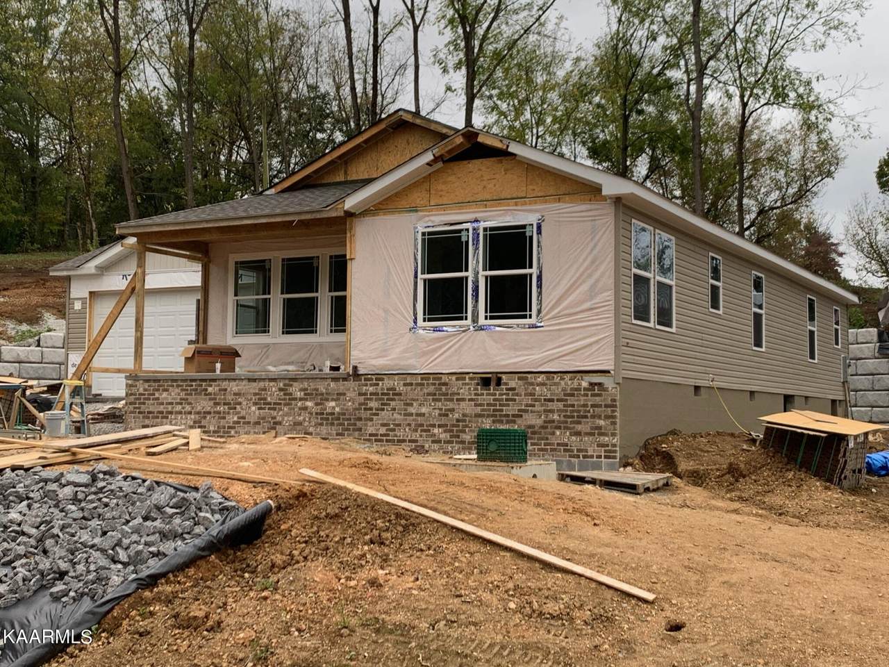 223 Brunswick Drive - Photo 1