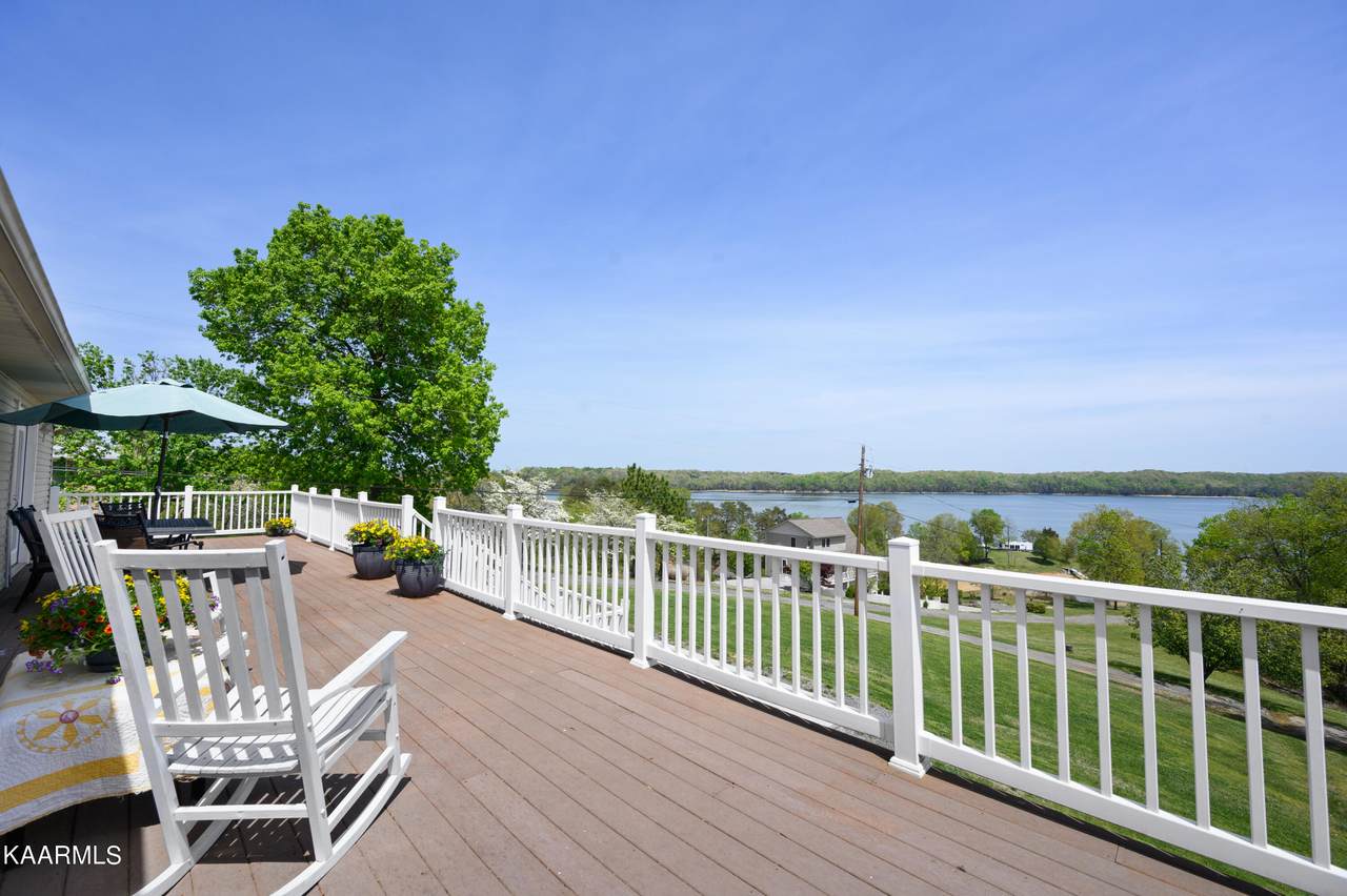 2111 White Oak Tr - Photo 1