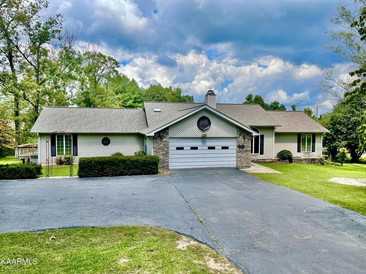 1276 Sparta Hwy - Photo 1