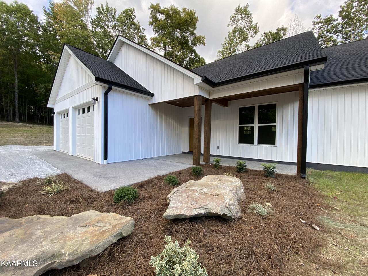 430 Evelyn Private Rd - Photo 1