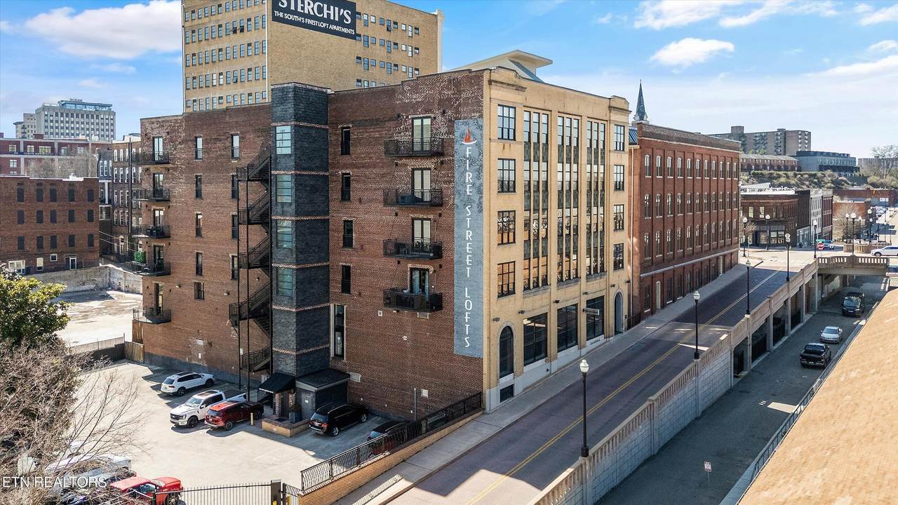 220 Jackson Ave - Photo 1