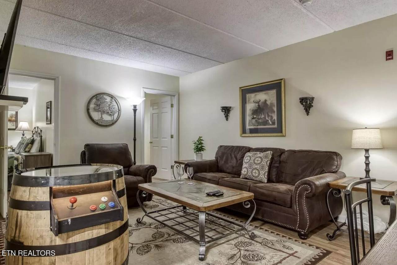 413 Baskins Creek Rd - Photo 1