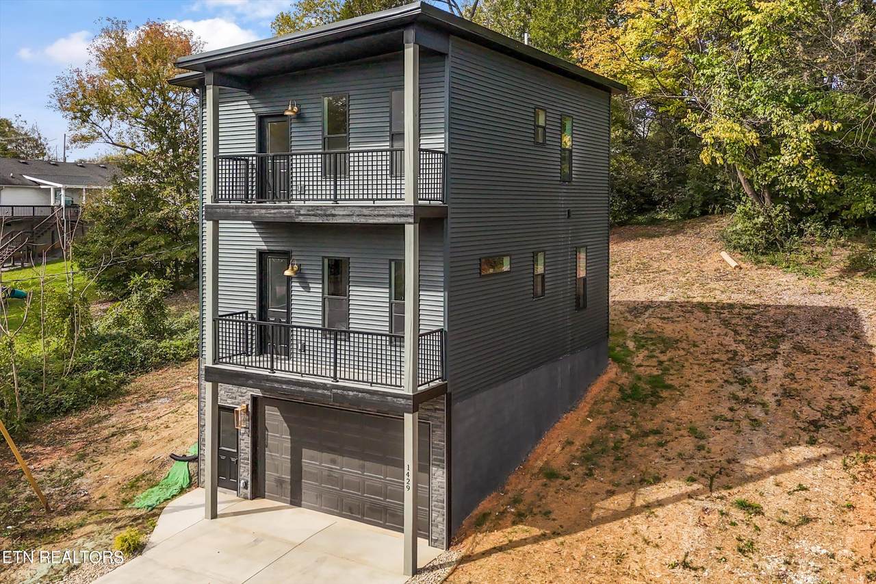 1429 Nolan Ave - Photo 1