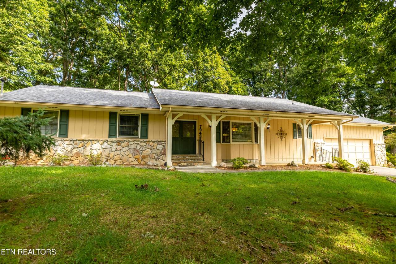 7945 Ember Crest Tr - Photo 1