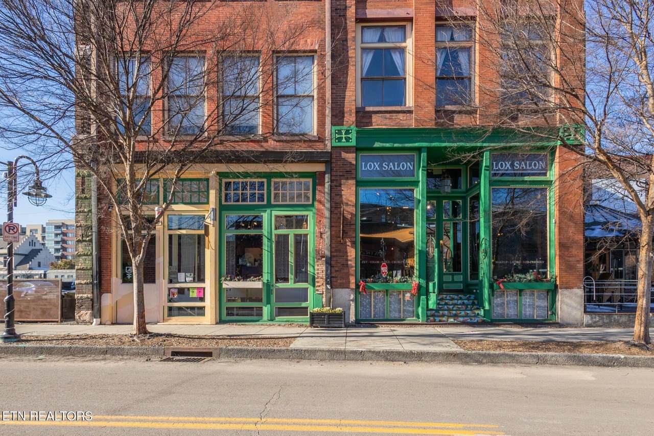 105 Jackson Ave - Photo 1
