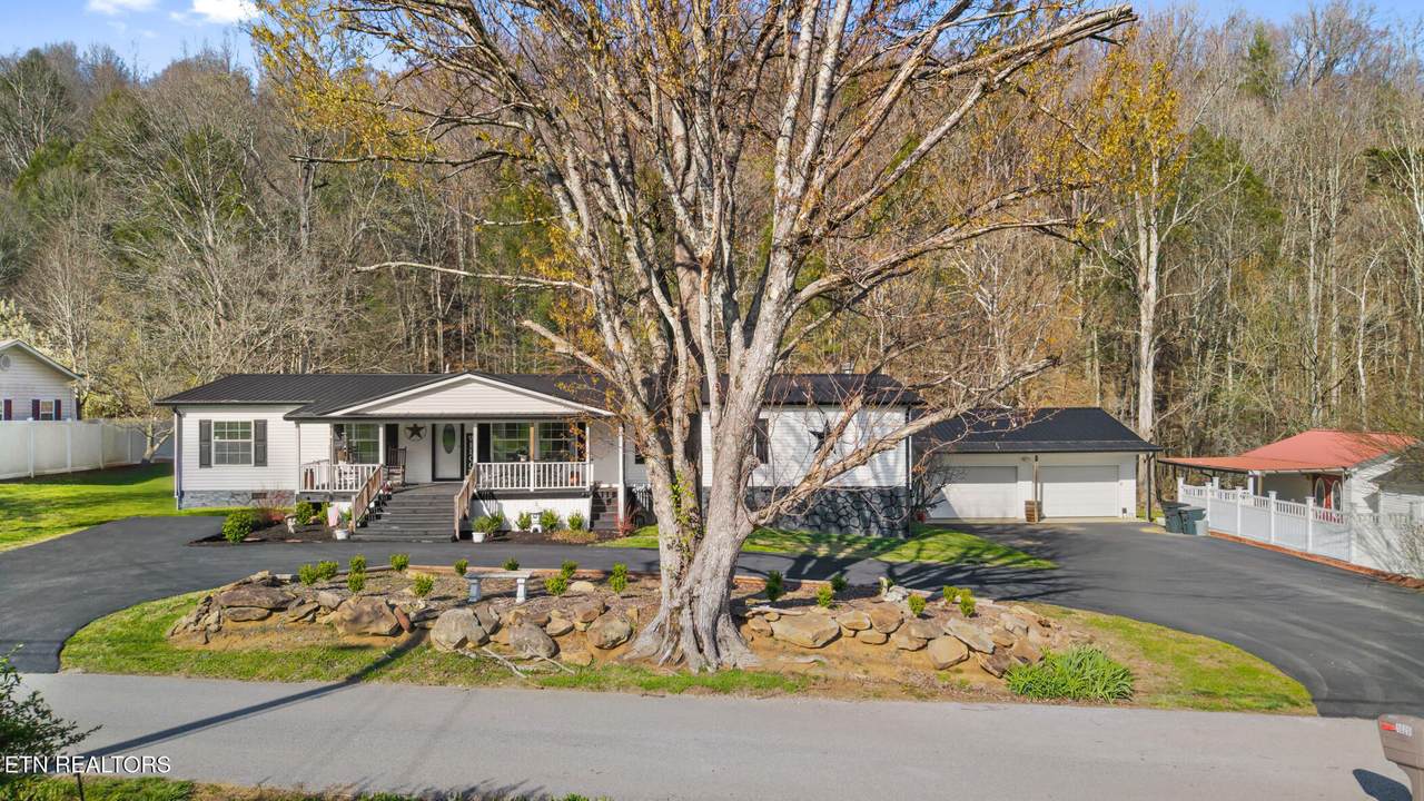 1020 Cox Circle - Photo 1